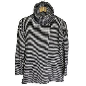 CAbi FERGIE BLACK AND WHITE TURTLENECK STYLE #3167 - SIZE SMALL
